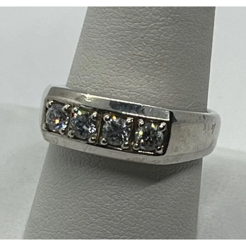 925 STERLING SILVER  CZ RING   SIZE 9